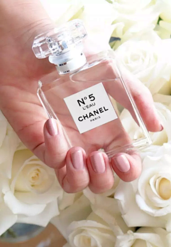 Chanel No 5 L'Eau Eau de Toilette (100ml) – The Modern Masterpiece